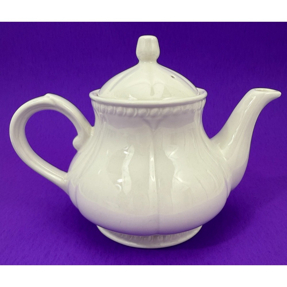 Churchill Buckingham Porcelain White 3 Cup Teapot from England